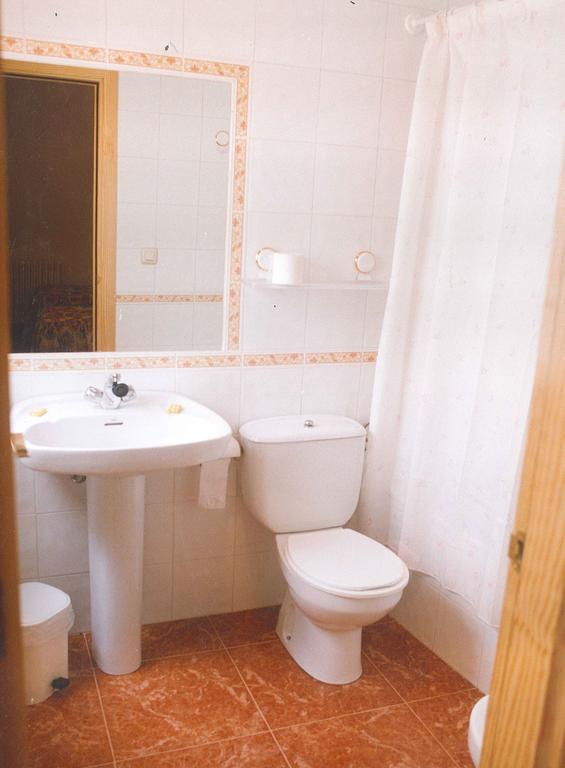 Hostal Cuatro Esquinas Ejea De Los Caballeros Zimmer foto