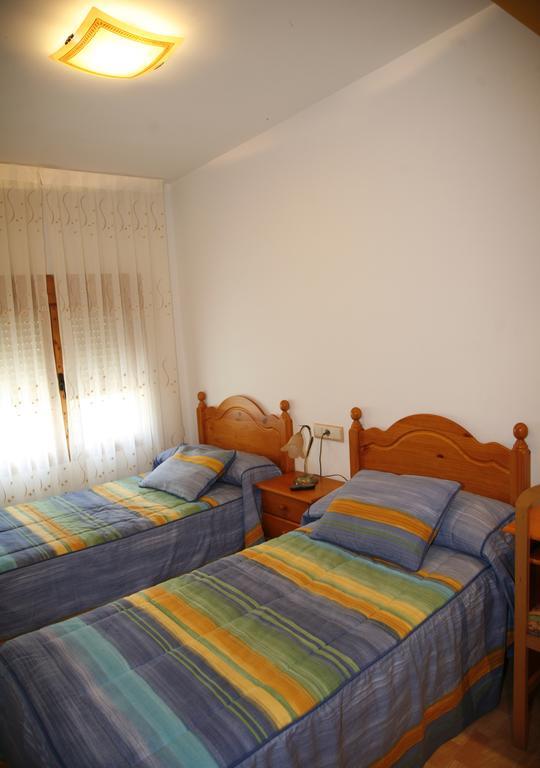 Hostal Cuatro Esquinas Ejea De Los Caballeros Zimmer foto